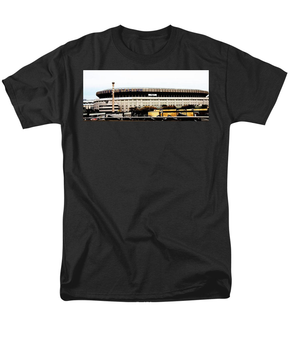 Old Yankee Stadium - Men's T-Shirt  (Regular Fit)