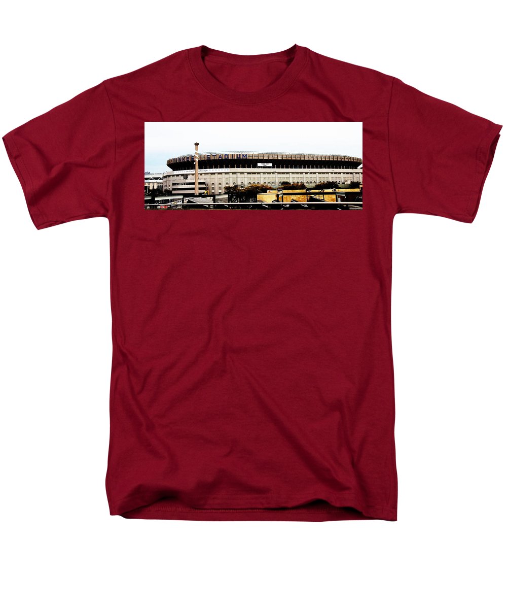 Old Yankee Stadium - Men's T-Shirt  (Regular Fit)