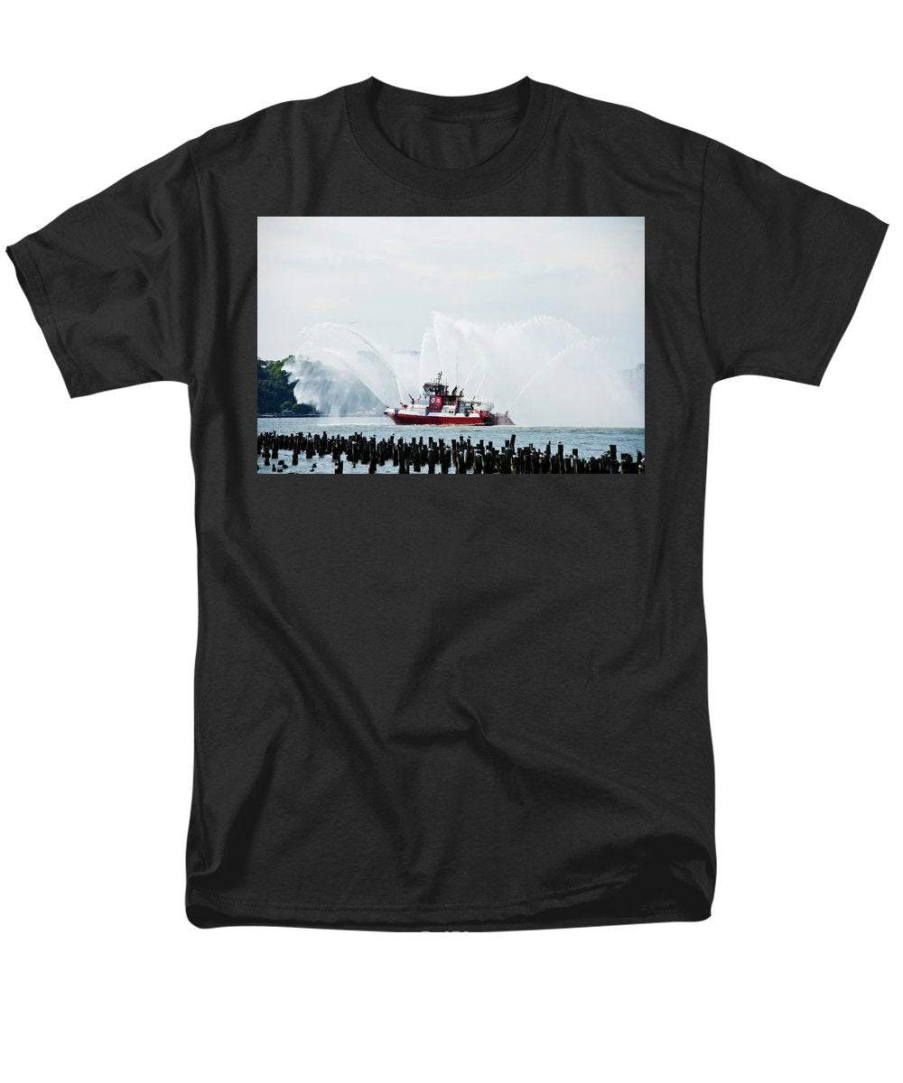 Water Boat - Men's T-Shirt  (Regular Fit)